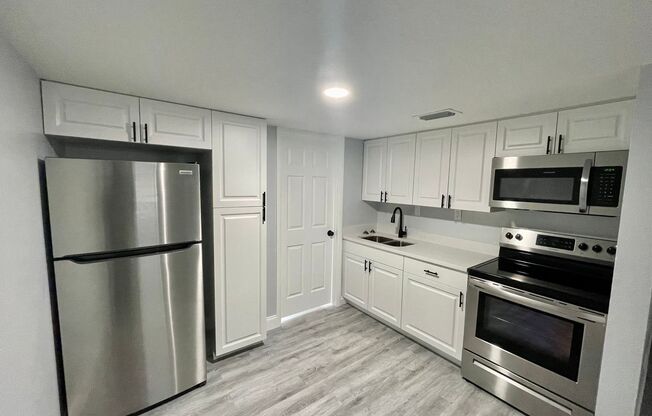 1 bed, 1 bath, 600 sqft, $1,350, Unit Unit 215