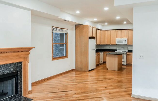 1321 W. Belmont