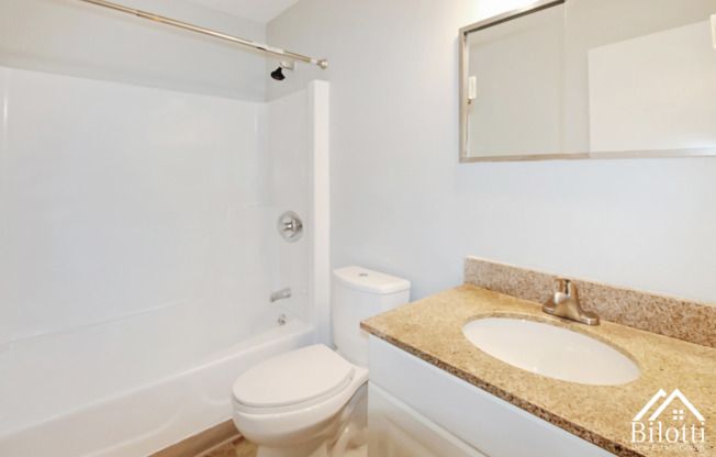 2 beds, 1 bath, 816 sqft, $1,650, Unit 2202