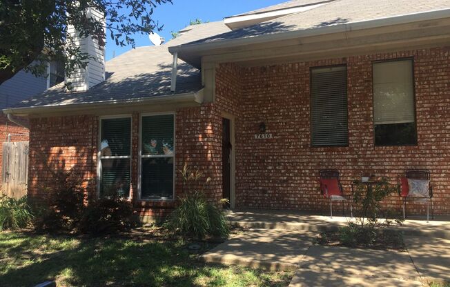 Frisco 3/2.5 Duplex Recently Renovated Available NOW