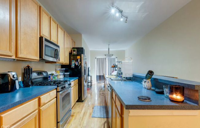 1441 W FILLMORE ST