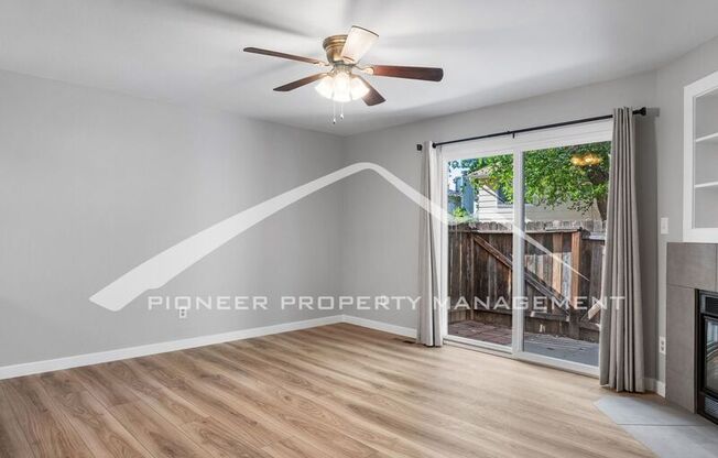 2425 LEXINGTON VLG LN