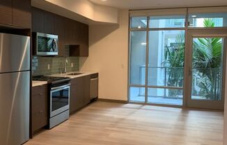 Studio, 1 bath, 554 sqft, $2,695, Unit 707
