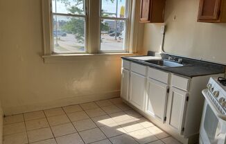 2613 W Capitol Dr