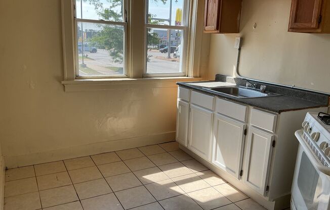 2613 W Capitol Dr