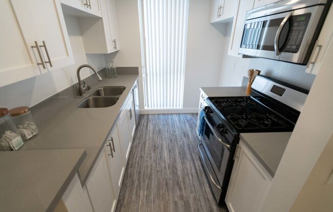 1 bed, 1 bath, 850 sqft, $2,447, Unit 311