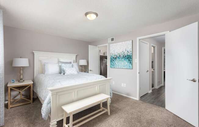 Oaks at Victory Apartments and Townhomes