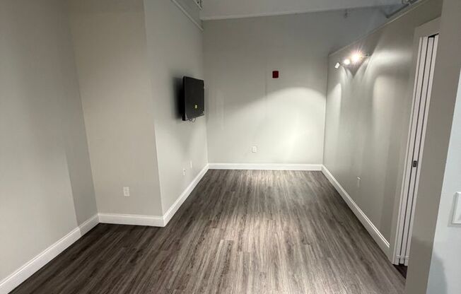 1 bed, 1 bath, 683 sqft, $2,195, Unit 207