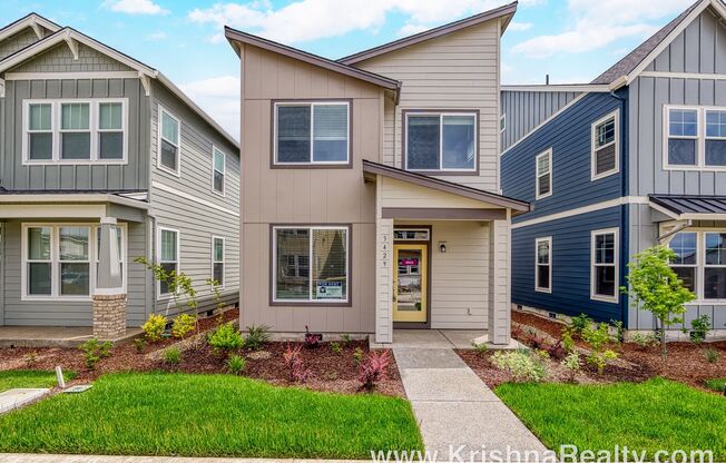 *NEW Construction* Stunning 3BD, 2.5 BA* Single Family Home Featuring Modern Upgrades* in South Hillsboro Reed's Crossing Community*