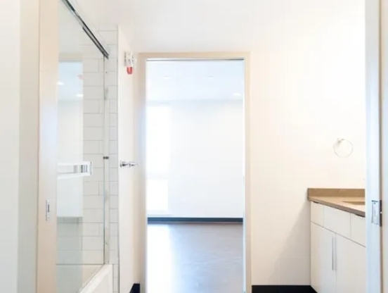 2 beds, 2 baths, 910 sqft, $4,350, Unit Unit 309