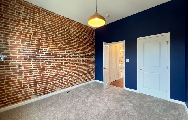 Modern 2-Bedroom Townhome with Stylish Features in Baltimore