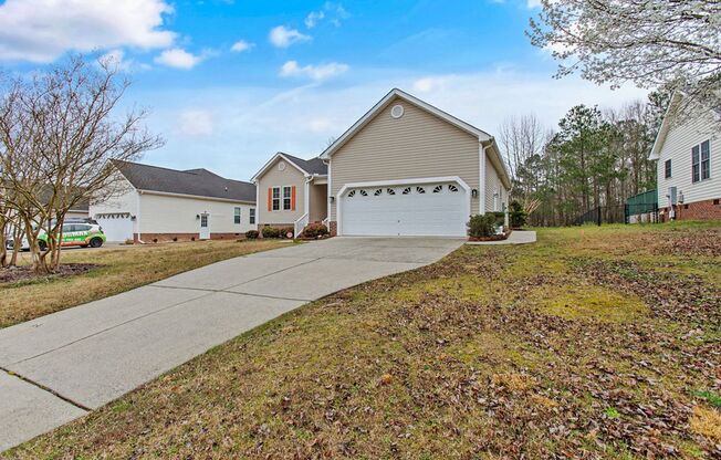 Adorable Ranch Home With Garage and Screen Porch!