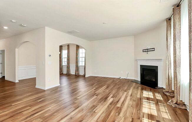 4 beds, 2.5 baths, $2,795