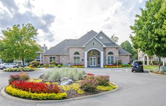 Exterior View of Harpeth River Oaks in Daylight