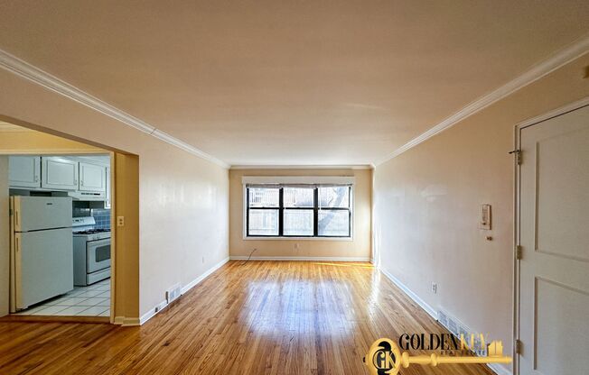 2 beds, 1 bath, $1,400, Unit # 102