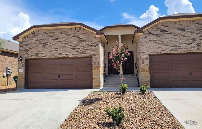 3/2 Single Story Home near Randolph AFB