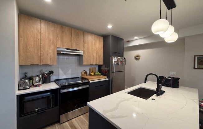 1 bed, 1 bath, 693 sqft, $2,299, Unit 105