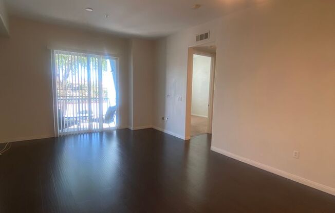 2 beds, 2 baths, $1,650, Unit 116