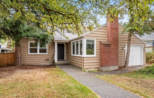 Nice 4-bed, 2-bath single-family home with air-conditioning near Hawthorne Hill in Seattle for rent!