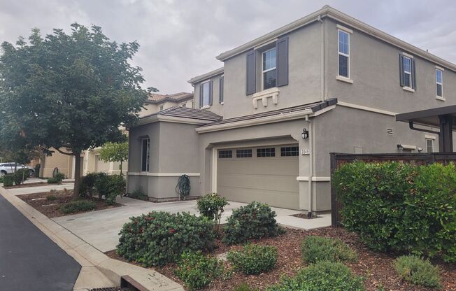 Woodcreek Oaks area home in Oakbriar gated community.