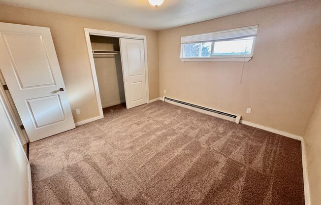 2 beds, 1 bath, 750 sqft, $1,250, Unit 27