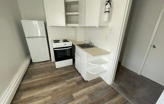 1 bed, 1 bath, 676 sqft, $950, Unit Unit 3