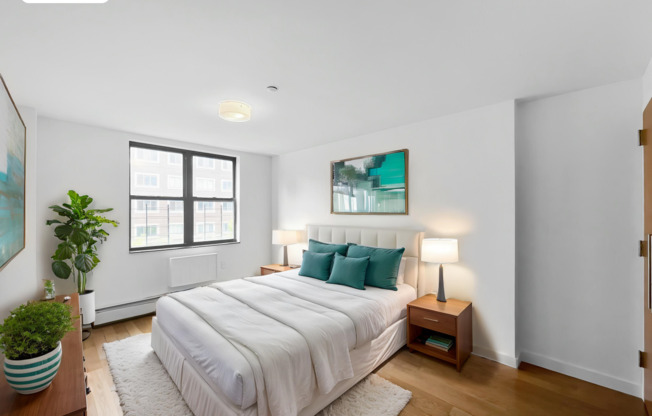 1405 5 AVE