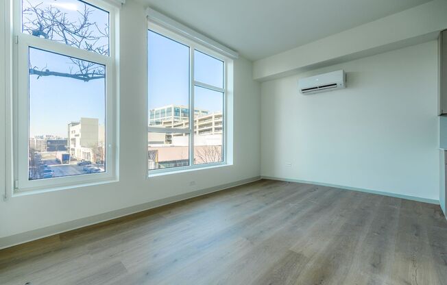 1 bed, 1 bath, 389 sqft, $2,415, Unit 326