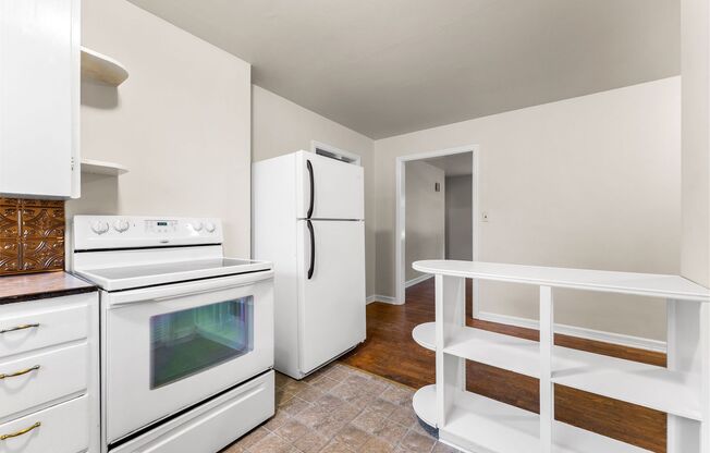 2 beds, 1 bath, $950