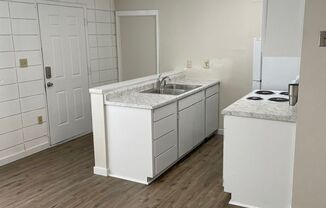 2 beds, 1 bath, $800