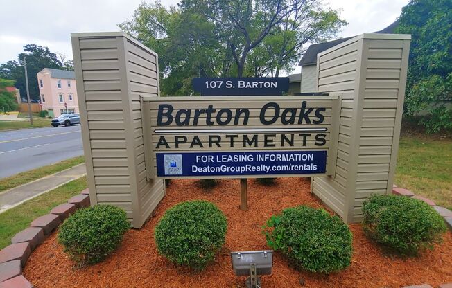 2 beds, 1 bath, 880 sqft, $750, Unit 109 Barton Street #23