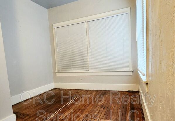 1710 NW 10