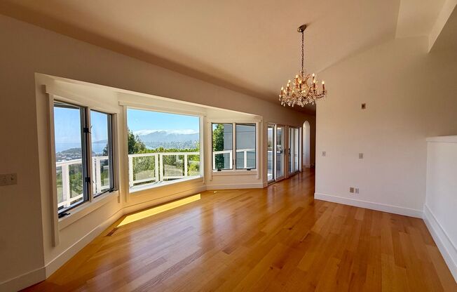 PANORAMIC BAY VIEW ESTATE IN PRESTIGIOUS TIBURON