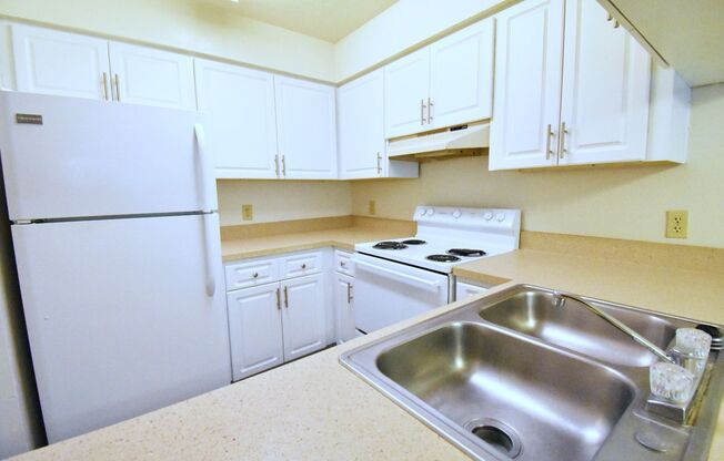 2 beds, 2.5 baths, 1,088 sqft, $1,425, Unit CW1403