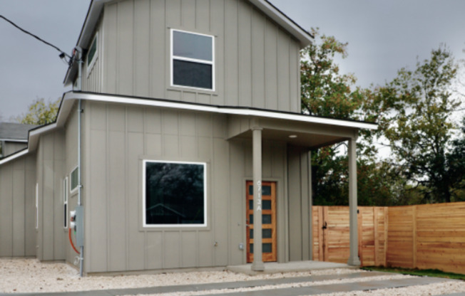 Sunlit Modern Austin Home — Designer Upgrades, Spacious Yard & Prime 78741 Location