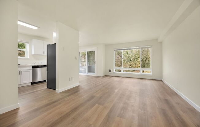 2 beds, 1 bath, 724 sqft, $2,450, Unit 105