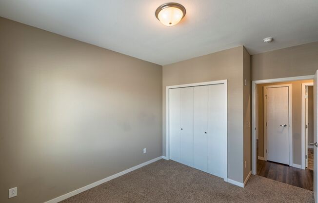 3 beds, 2 baths, 1,315 sqft, $1,585, Unit 301