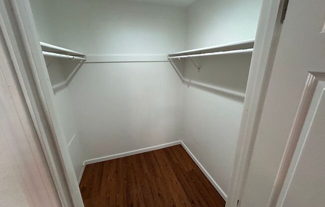2 beds, 1 bath, 1,000 sqft, $1,295, Unit #7