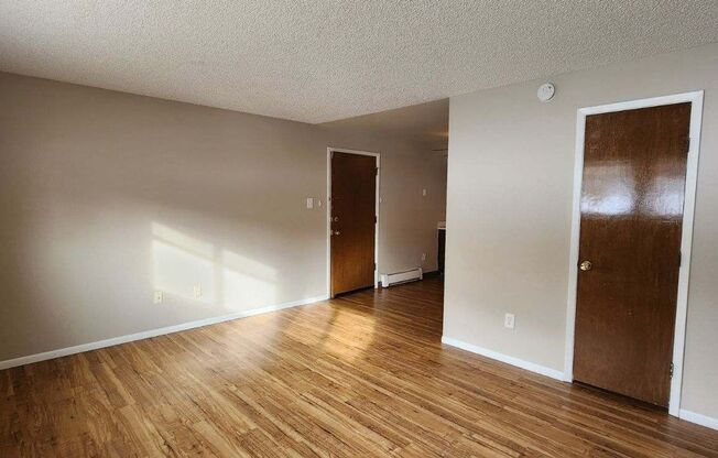 2 beds, 1 bath, 715 sqft, $895, Unit C102