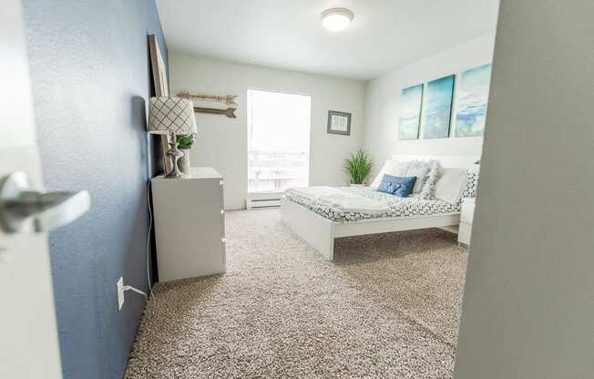 Renton Apartments - The Aviator Apartments - Bedroom 1