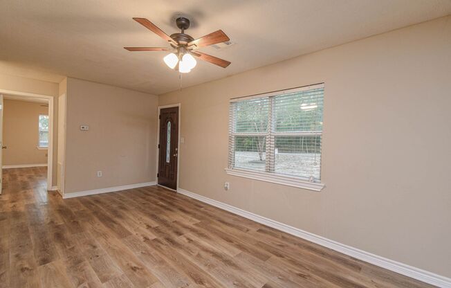 2 beds, 1 bath, $1,275