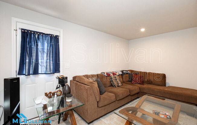 4005 LUSH GRV DR