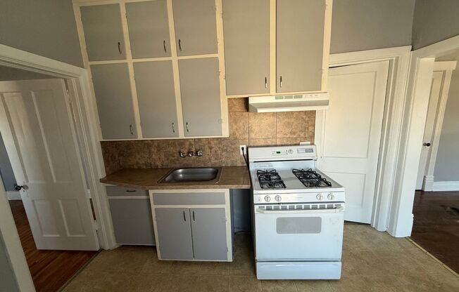 1 bed, 1 bath, 675 sqft, $750, Unit #3