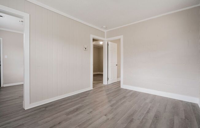 Charming Apartment Downtown Columbia - Housing Vouchers Accepted!