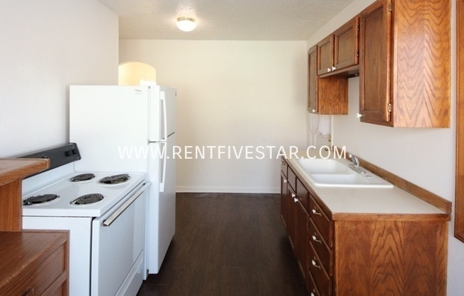 805 S 3 AVE