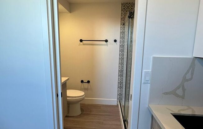 Studio, 1 bath, 275 sqft, $999, Unit 302