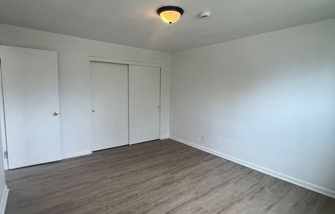 2 beds, 1 bath, $1,295, Unit Unit 1329A