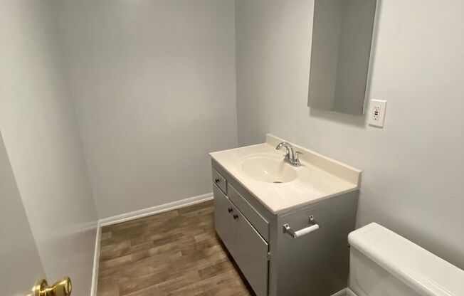2 beds, 2 baths, 950 sqft, $2,375, Unit F