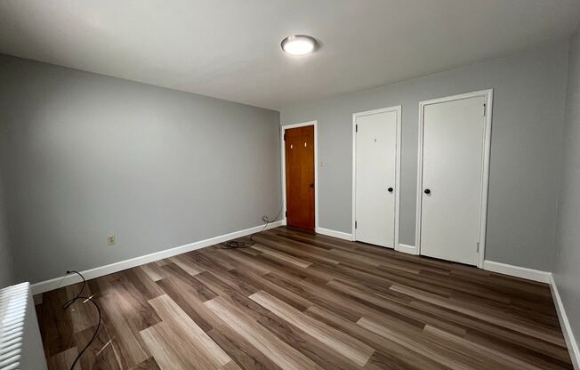 2 beds, 1 bath, 800 sqft, $1,960, Unit 6230 Fifth Ave. #123E