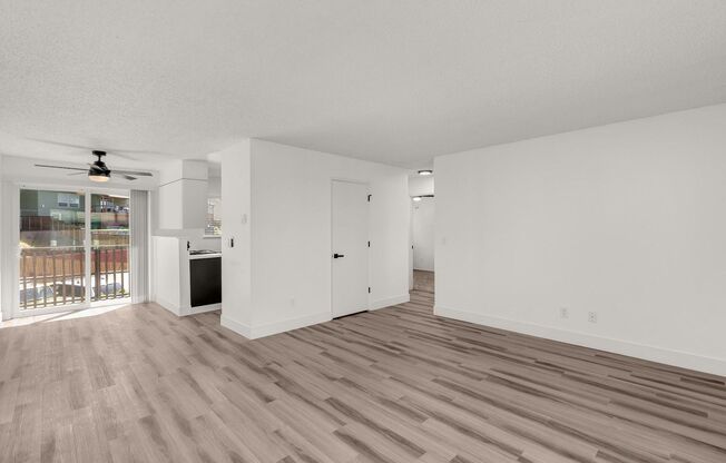 2 beds, 1 bath, 890 sqft, $1,515, Unit 13